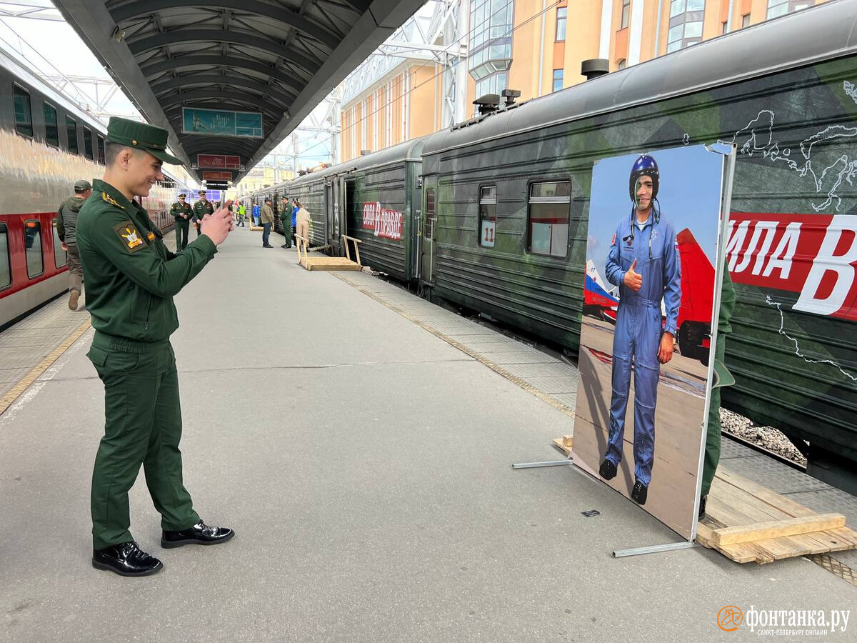 На Московский вокзал 4 мая прибыл тематический поезд-выставка «Сила в  правде». Читайте на 