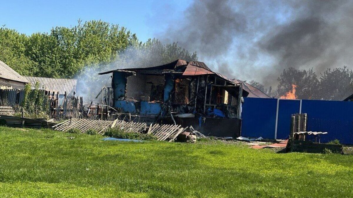    В Курской области 2 дома загорелись из-за атаки ВСУ