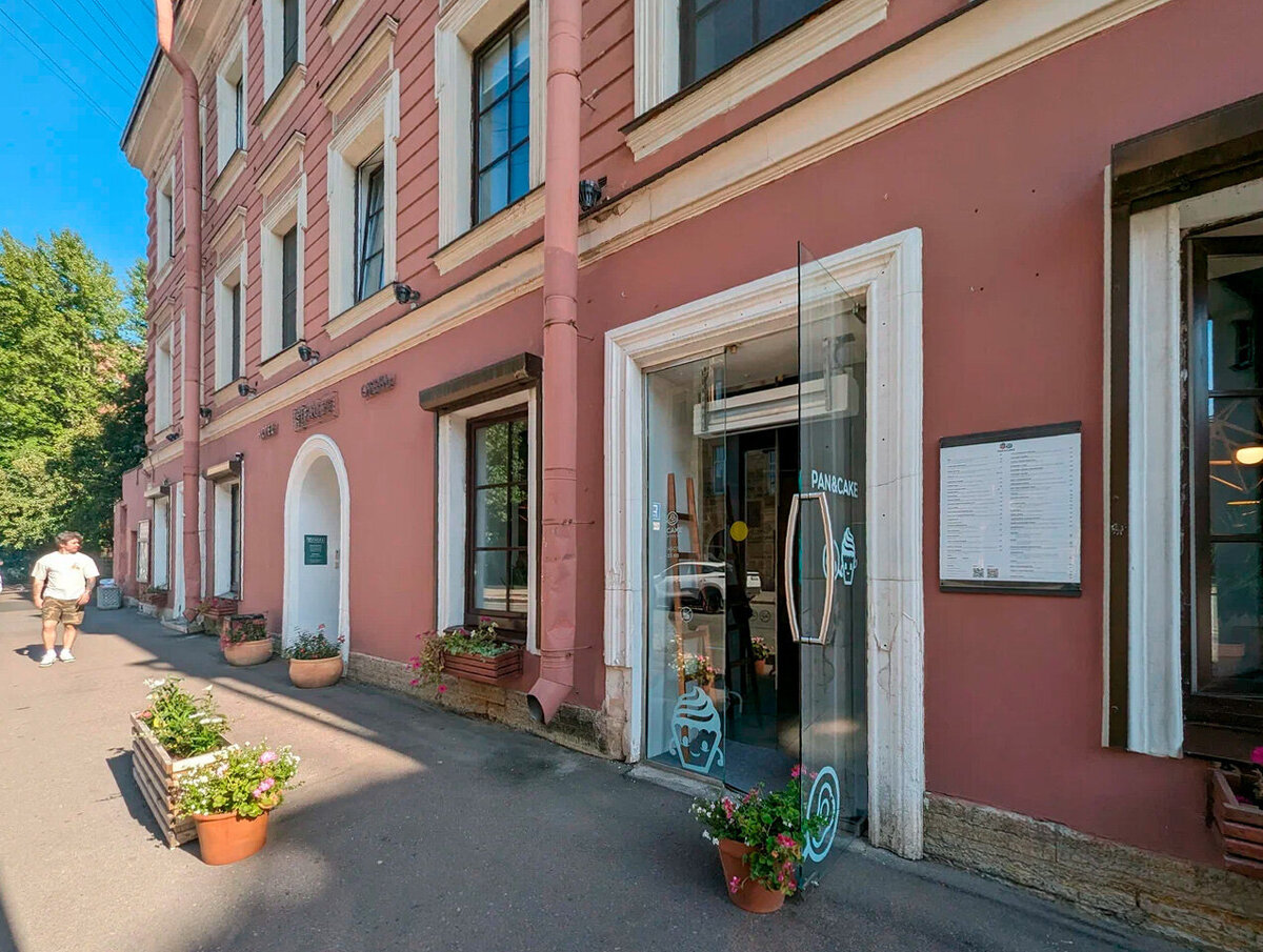 Кафе находится на тихой улочке Петроградки, но в выходной день тут многолюдно. Фото: Яндекс / Яндекс Карты