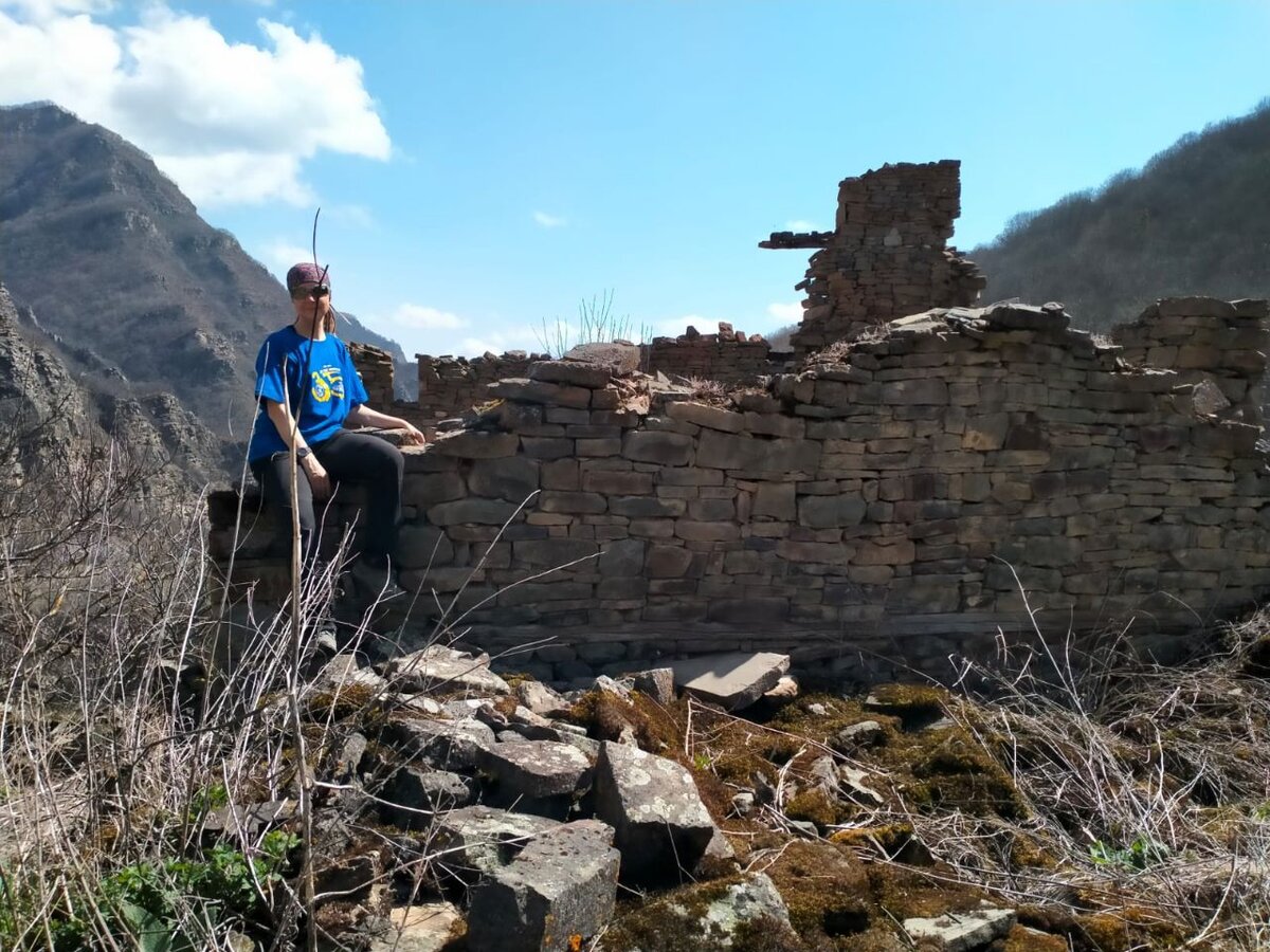 Развалины древнего поселка в Дагестане