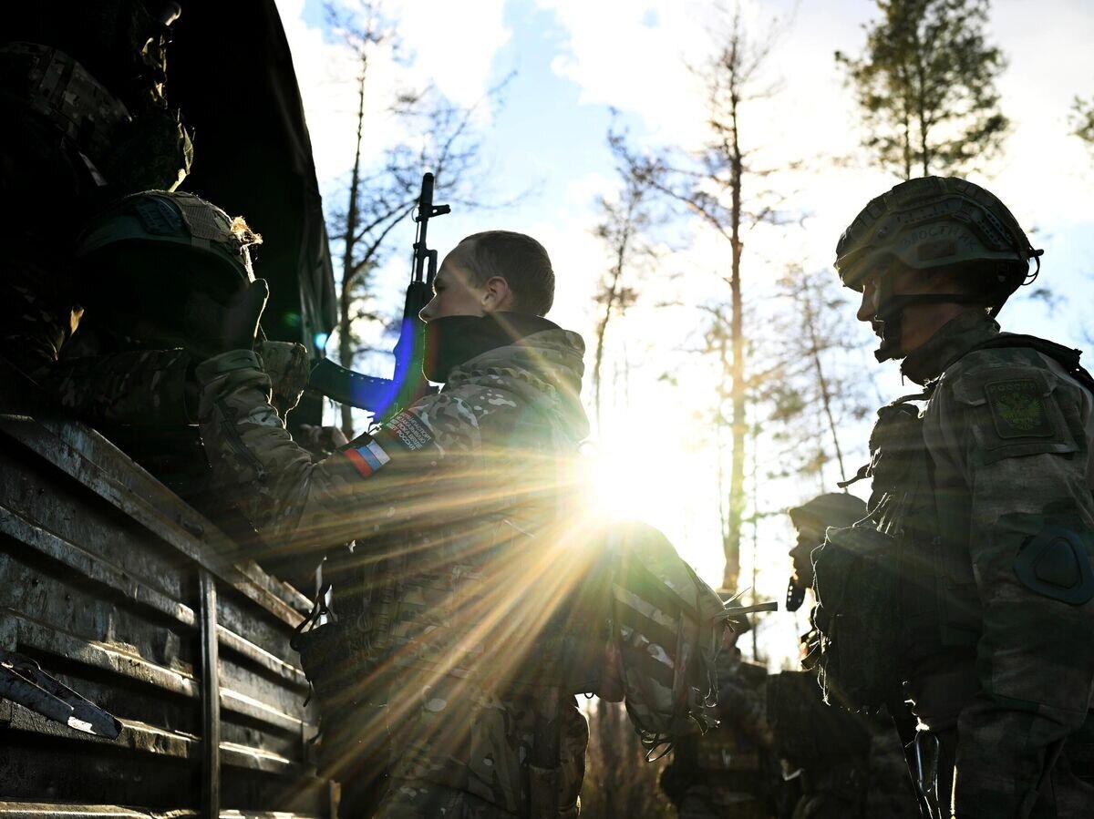    Российские военные в зоне проведения спецоперации© РИА Новости / Алексей Майшев