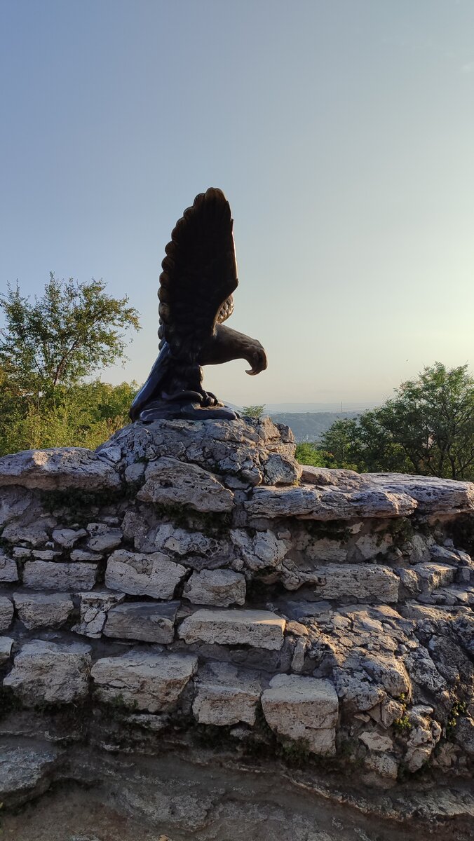 Скульптура Орёл