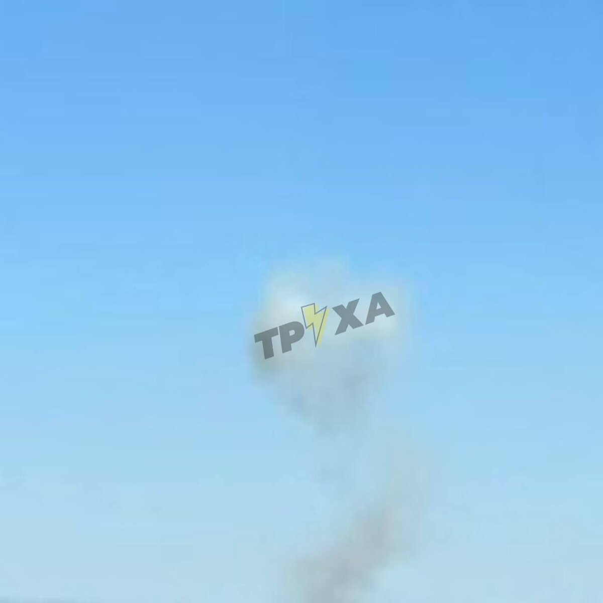    Взрывы после дневной атаки.