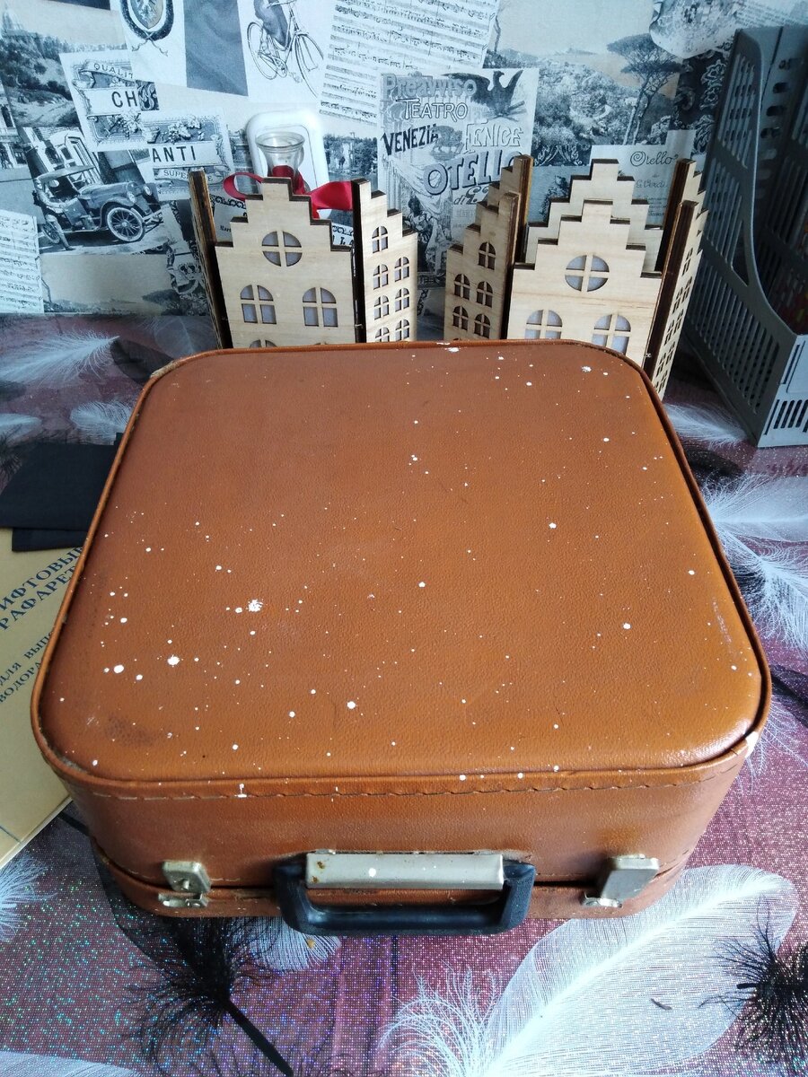 И футляр для машинки сохранился