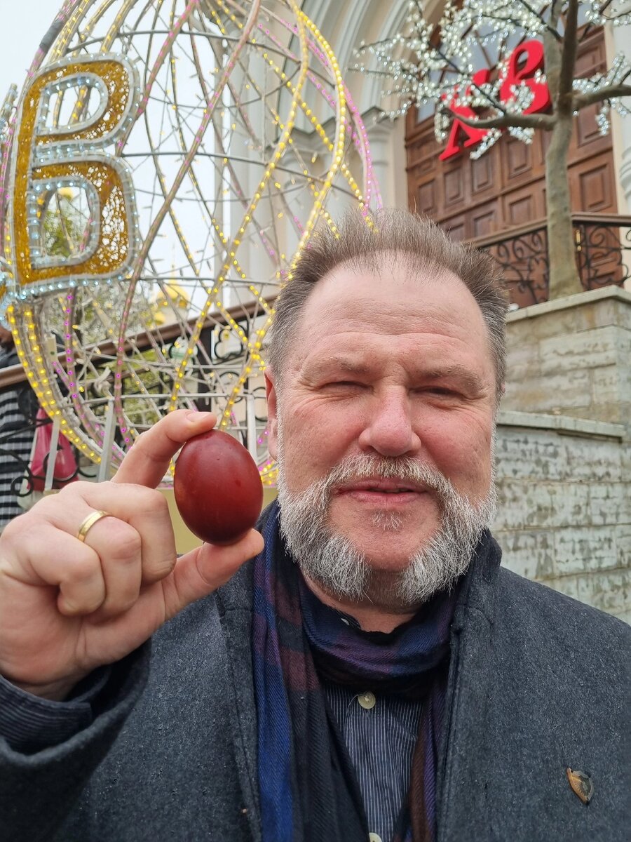Художник Дмитрий Кустанович