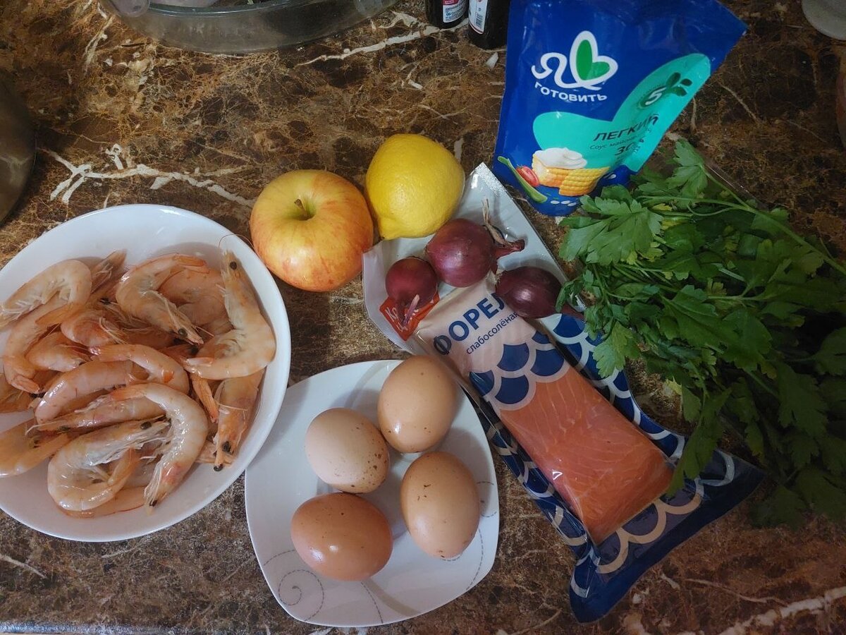 Набор продуктов для салата. Мое фото.