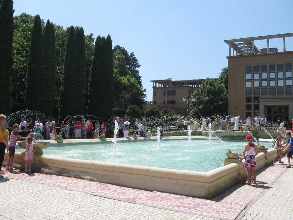 Санаторий имени орджоникидзе кисловодск. Санаторий орджоникидзе 3 корпус. Санаторий орджоникидзе в г. Санаторий им орджоникидзе кисловодск бассейн. Санаторий орджоникидзе кисловодск бассейн.