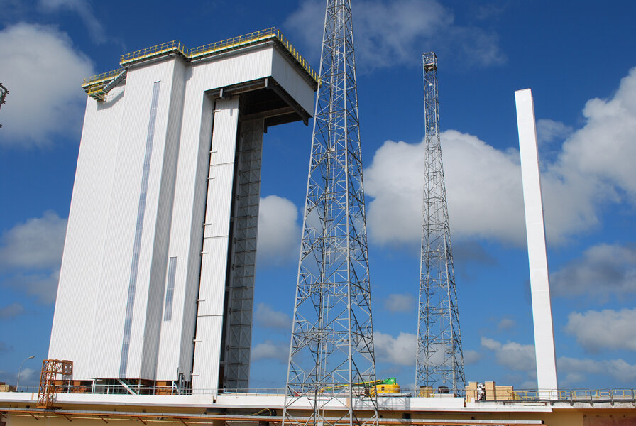 Рис 1. Мобильный портал. Фасад сбоку. Опоры МП показаны коричневым цветом.