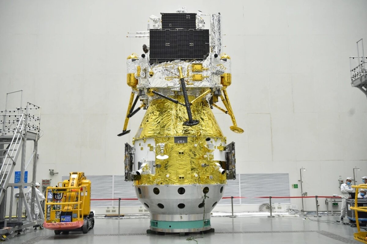 Зонд «Чанъэ-6» перед запуском (CNSA).