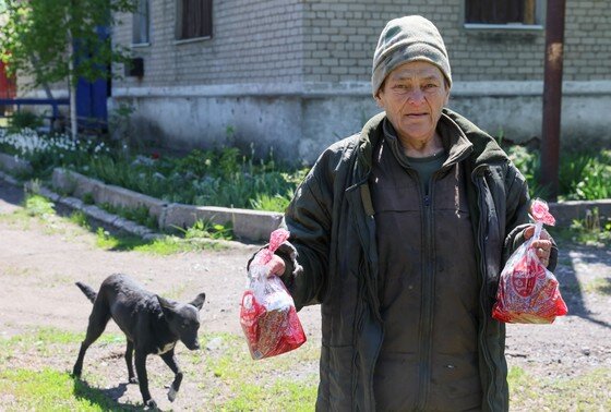    Раздача куличей в ДНР