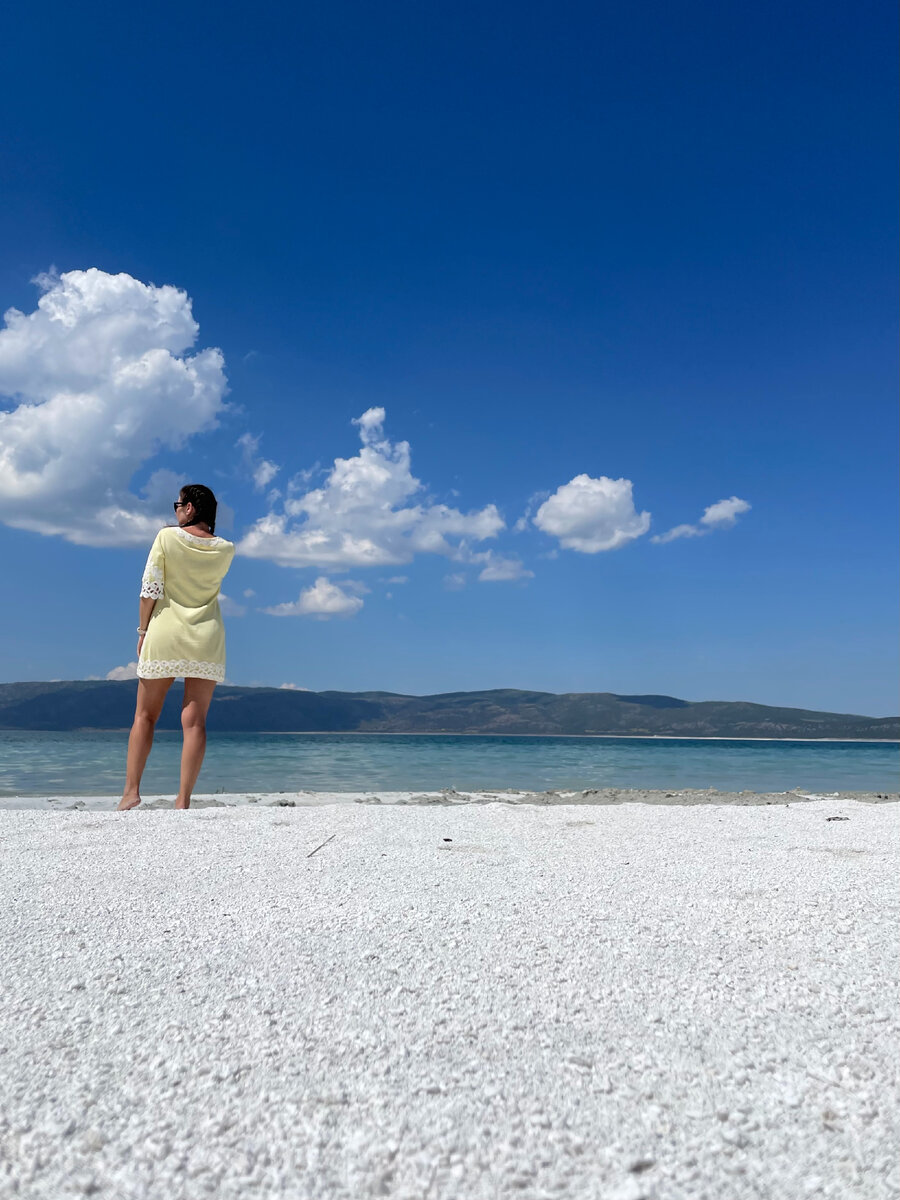 это я на озере Сальда - турецкие Мальдивы. Очень красивое место
