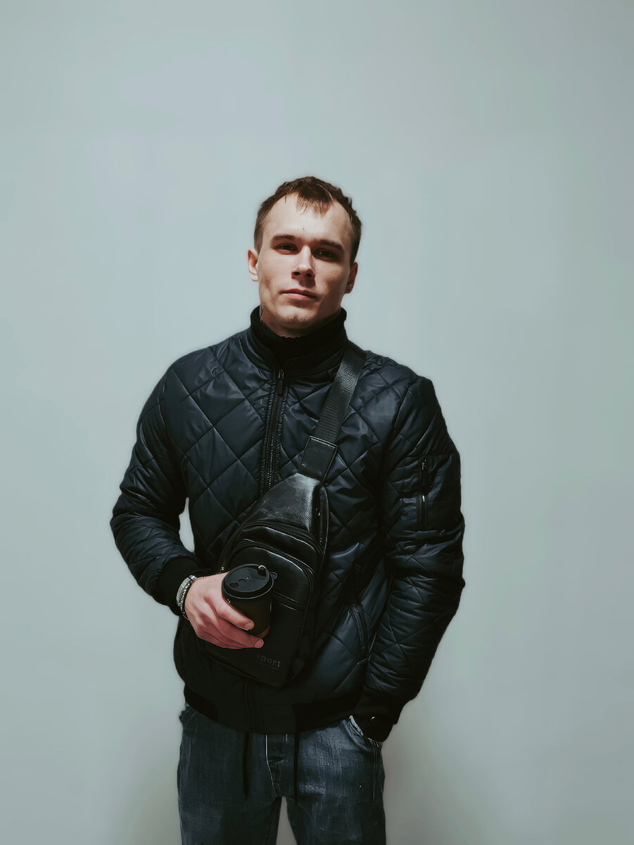 На фото Николай Семёнов