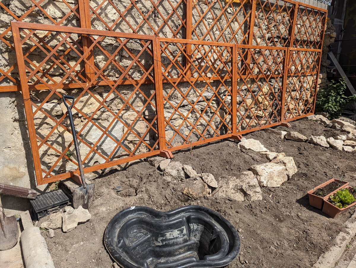 Клумбы ждут