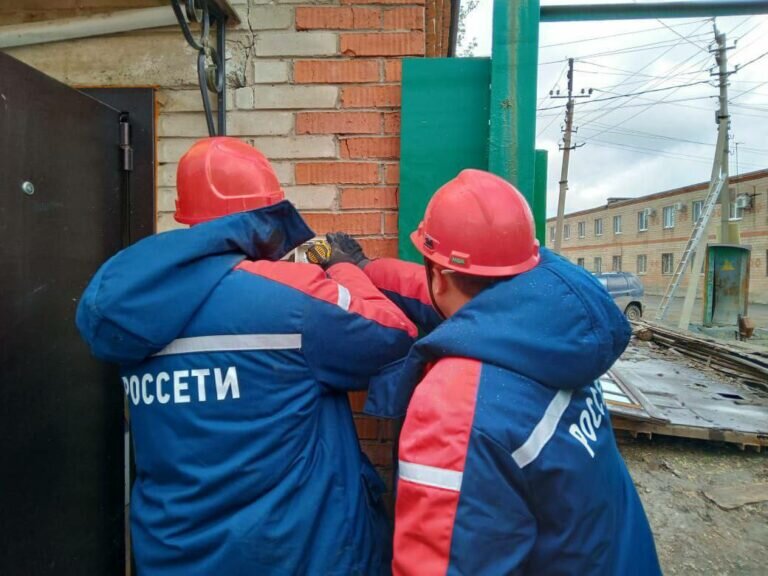    В Оренбурге и Орске восстанавливают подачу электричества в жилье и объекты инфраструктуры Марина Шарт