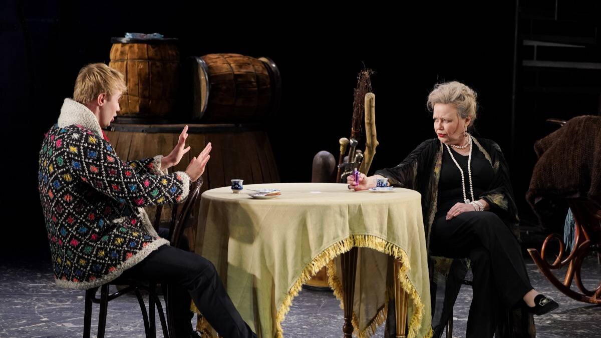    Игорь Скрипко и Ольга Лебедева в спектакле «Неформат» в театре «У Никитских ворот» / Фото: Пелагия Тихонова / Агентство Городских Новостей Москва