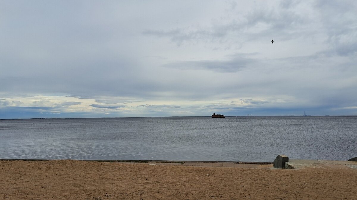 4.05.2024. А Финский залив смурной сегодня...