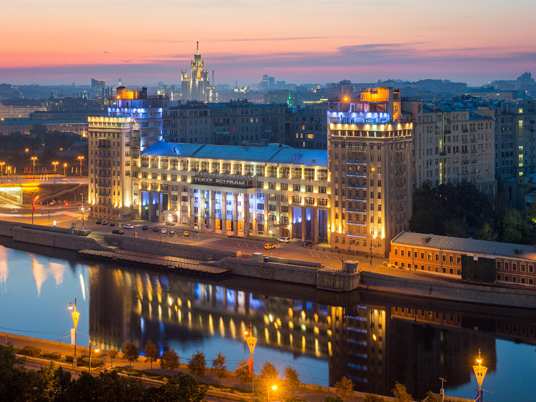 Дом на набережной в Москве и его легенды | Аннушка Путешественница | Дзен