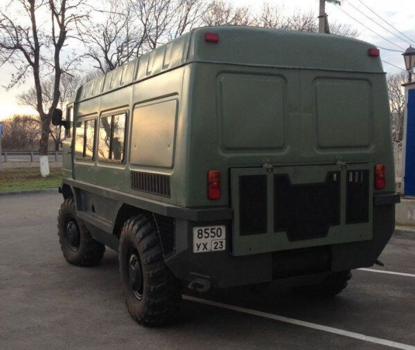 Плоское днище. Встроенная мех. лебедка (16 тонн !!!) Подкачка всех колес. Дизельный двигатель д 245.30 . (160л.с.) две раздатки, блокировки.