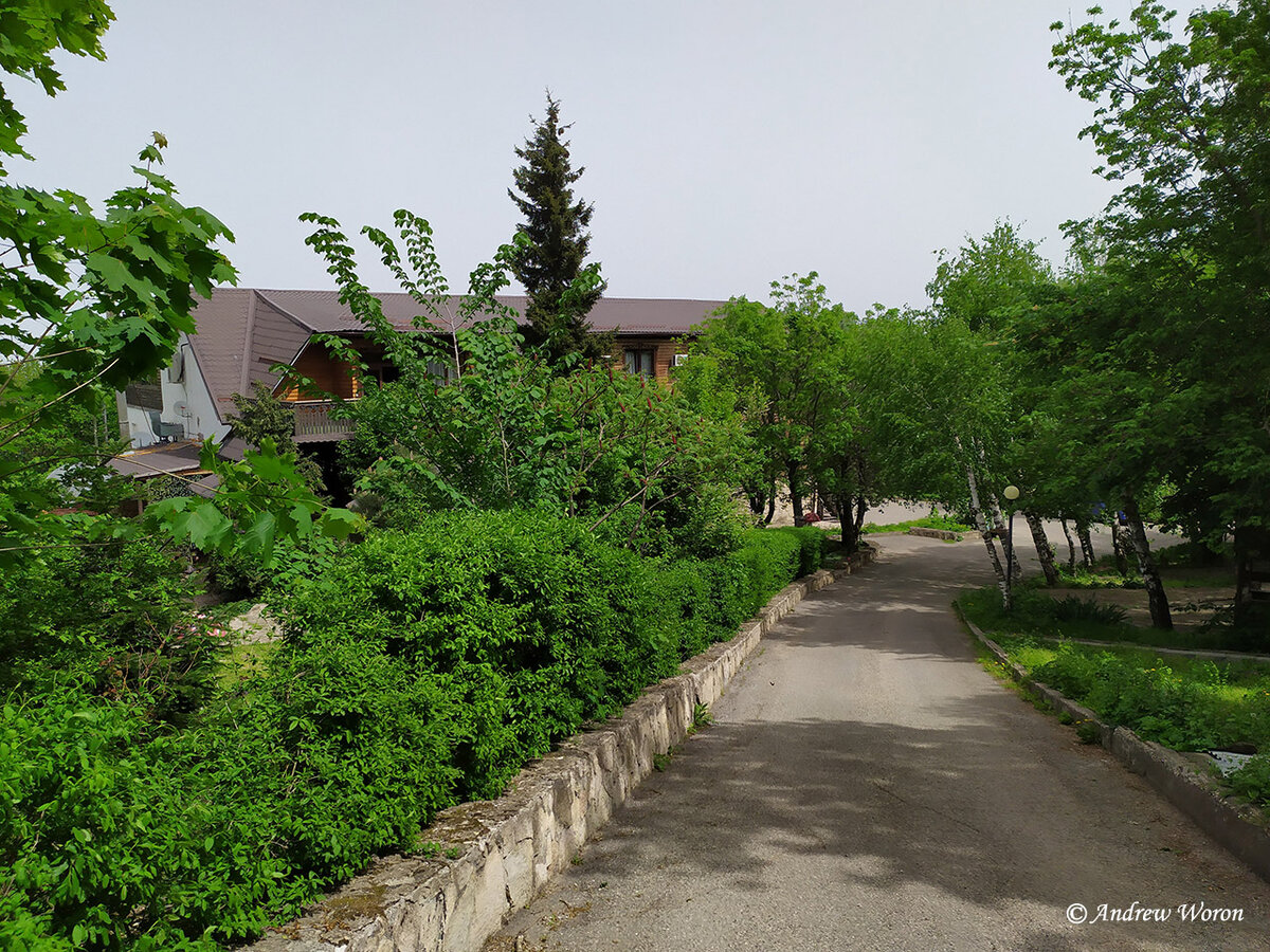 Впуск к главному корпусу