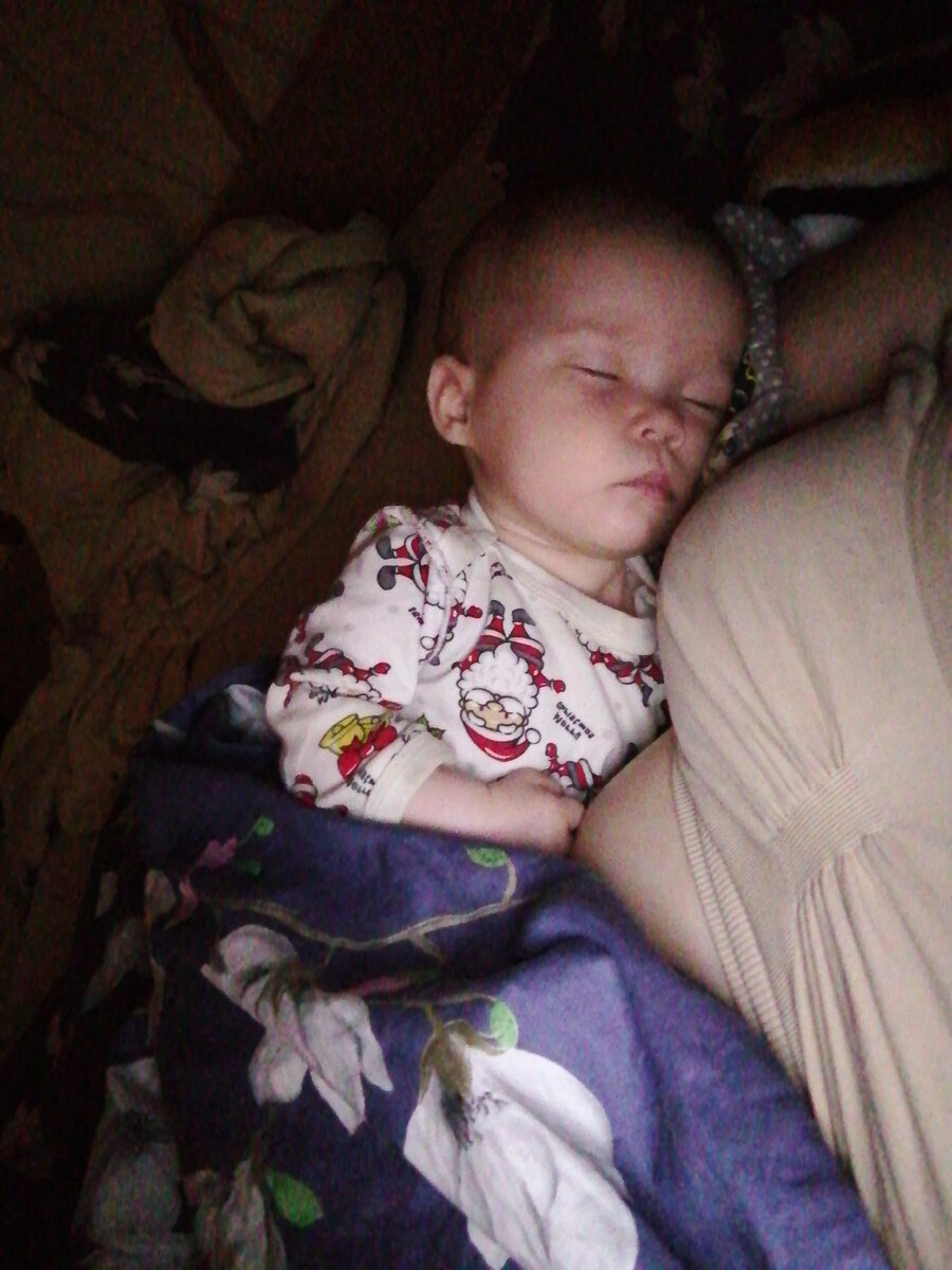 И то.. Даже спит на мне