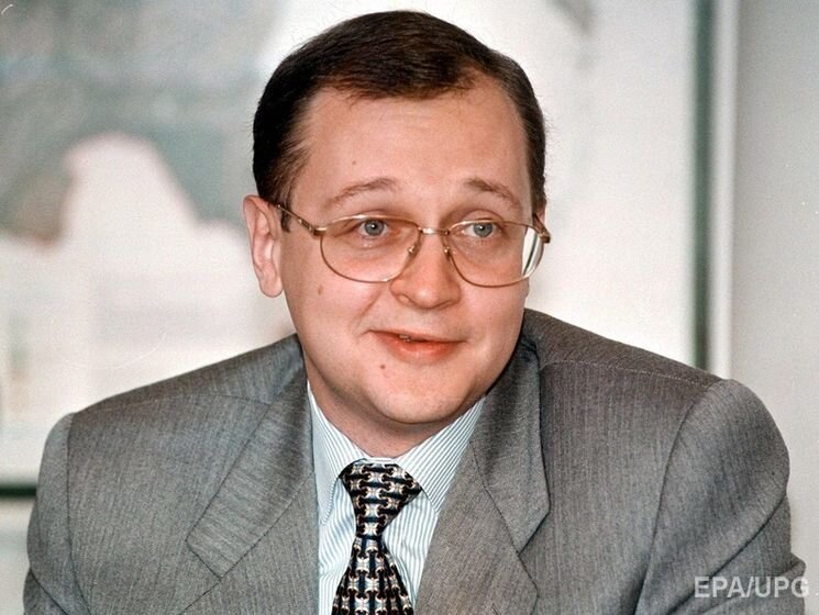 Что-то вспомнились мне события 1998 года. 24 апреля 1998 года (отправили в отставку В.С.Черномырдина). Дума одобрила кандидатуру С.В.Кириенко.