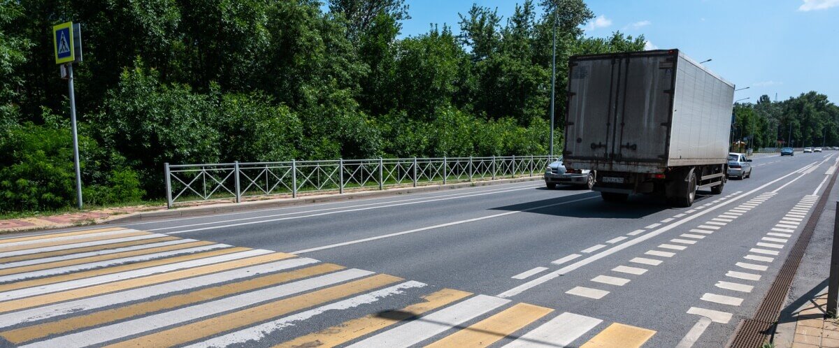 Стертая разметка на трассе