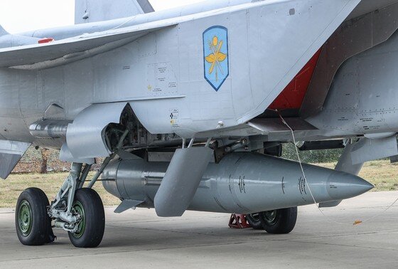    МиГ-31К с гиперзвуковым авиационным ракетным комплексом «Кинжал»