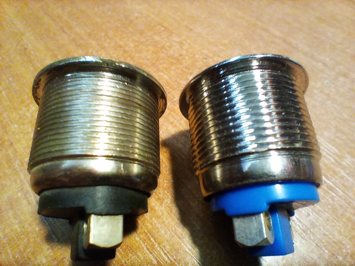 Отличия в резьбе.