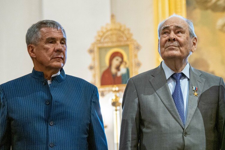    Традиционно не включили в православный топ Рустама Минниханова и Минтимера Шаймиева, которые делают для православной общественности не меньше, чем для мусульман.   
Фото: «БИЗНЕС Online»