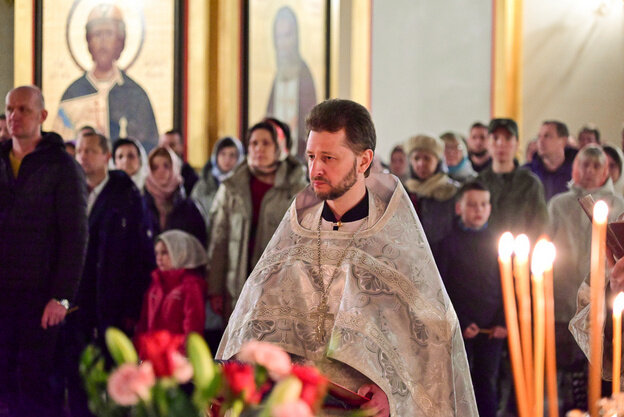    Пасхальное богослужение в храме Рождества Пресвятой Богородицы в Кирове. Фото