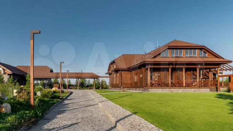     Самый дорогой коттедж в Алтайском крае. «Авито»