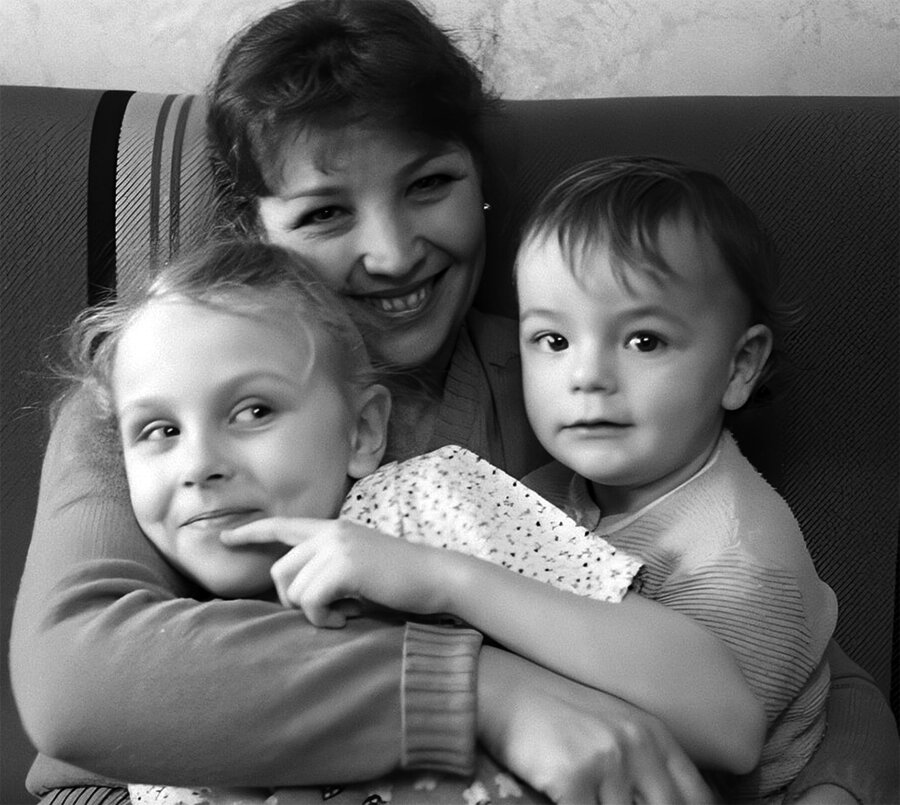 Ольга Остроумова с дочерью Ольгой и сыном Михаилом