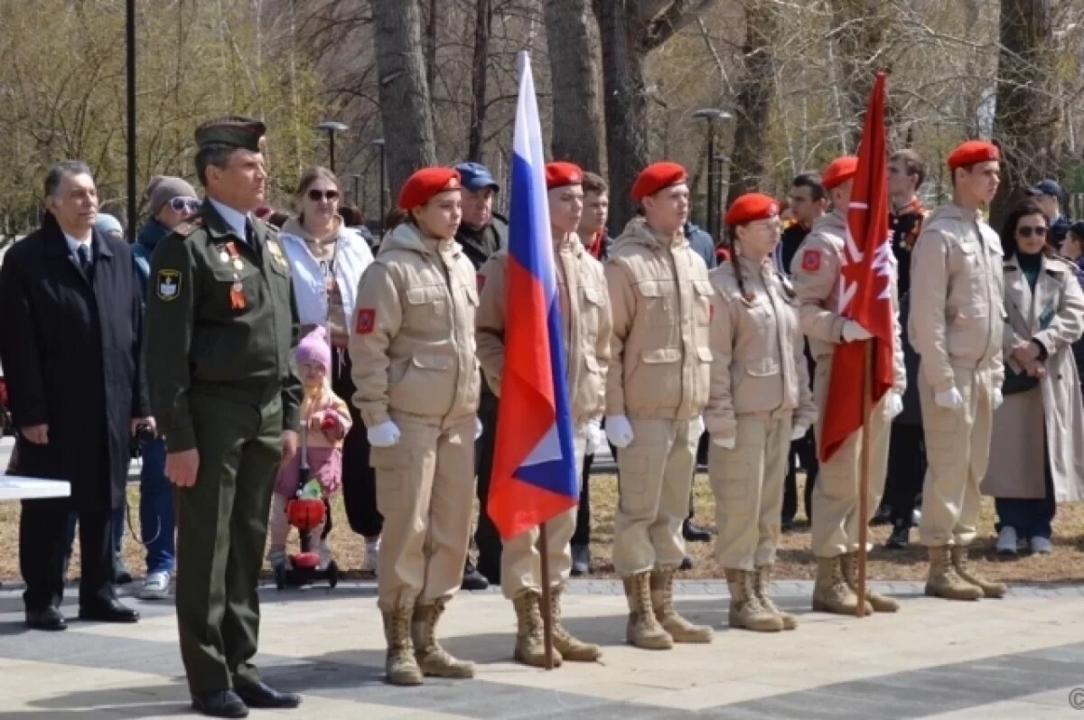    79 кустов сирени высадили в барнаульском парке в честь годовщины Победы