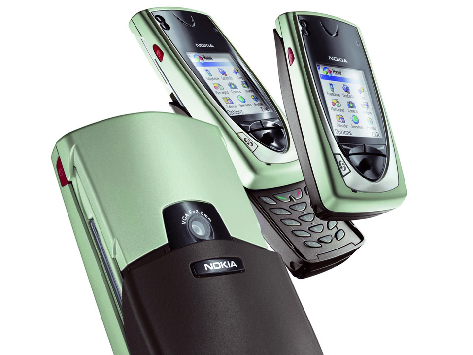 Nokia 7650 — первый массовый телефон со встроенной камерой