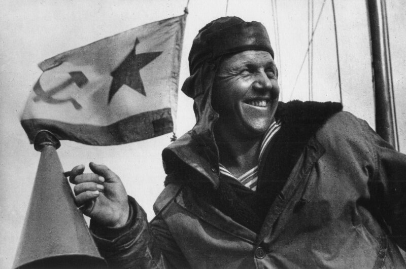 Командир катерного тральщика «КМ-97» 7-го дивизиона катерных тральщиков Краснознаменного Балтийского флота Герой Советского Союза старшина 1-й статьи Давиденко Григорий Митрофанович. Изображение взято с сайта "dgkb9-khv.ru"