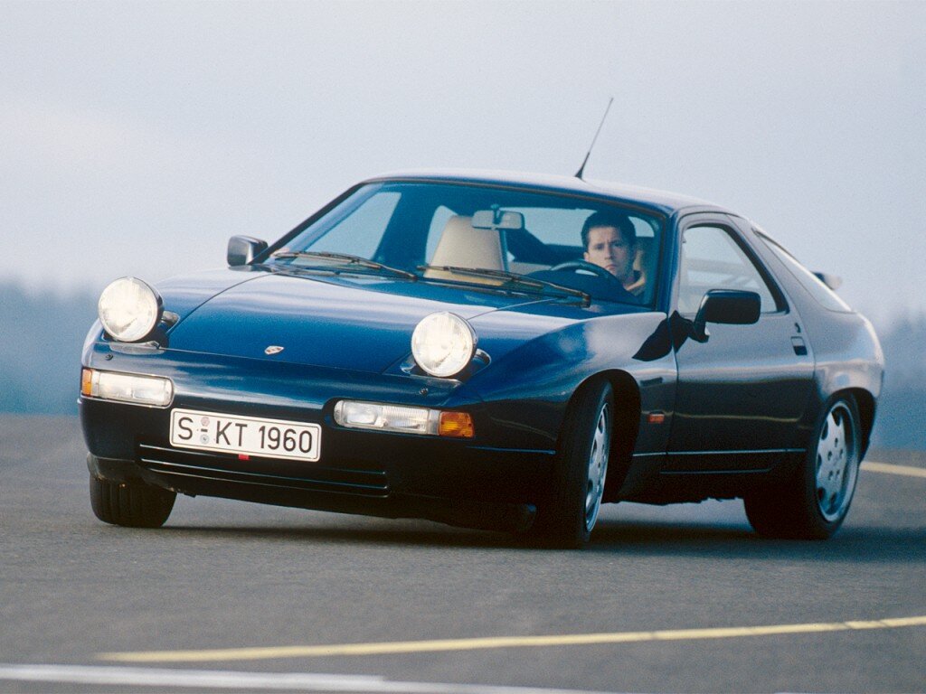 Стандартный Porsche 928 GT