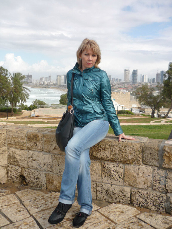 За моей спиной современный Тель-Авив.