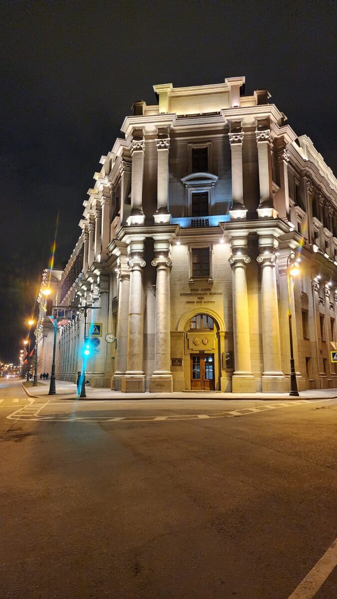 Питер, ну ты че такой красивый? Очередная фотка, честно отжатая у мужа)