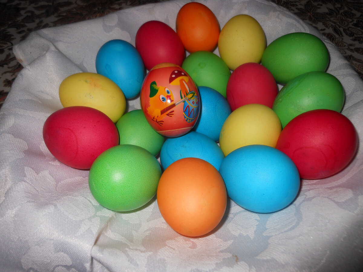 ПАСХАЛЬНЫЕ КРАШЕНЫЕ И ОСВЕЩЕННЫЕ ЯЙЦА, ИЗ ЛИЧНЫХ ФОТО АВТОРА