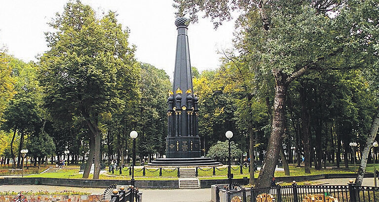 Памятник защитникам Смоленска