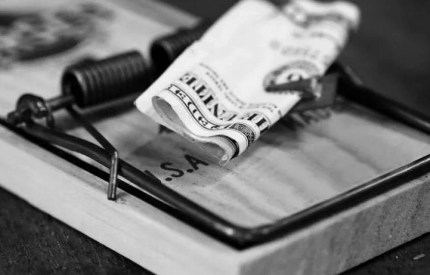    Одной рукой дают, другой — забирают. Американские кредиторы разорвут Украину