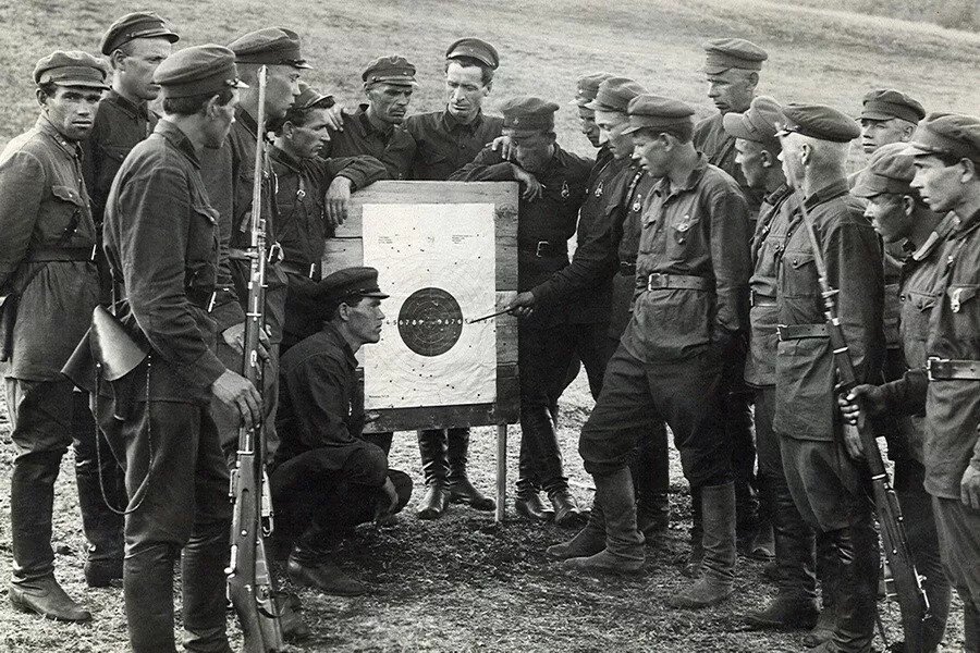 Подготовка ЧОНовцев. Фото взято из отрытых источников 