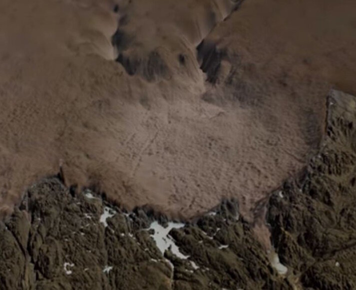 31-километровый кратер.
Источник фото: https://info.sibnet.ru/ni/543/543665w_1542360551.jpg