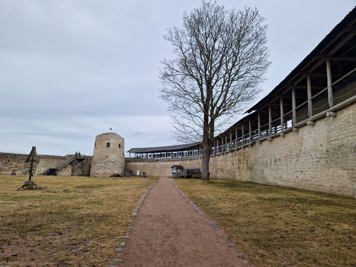 Изборская крепость