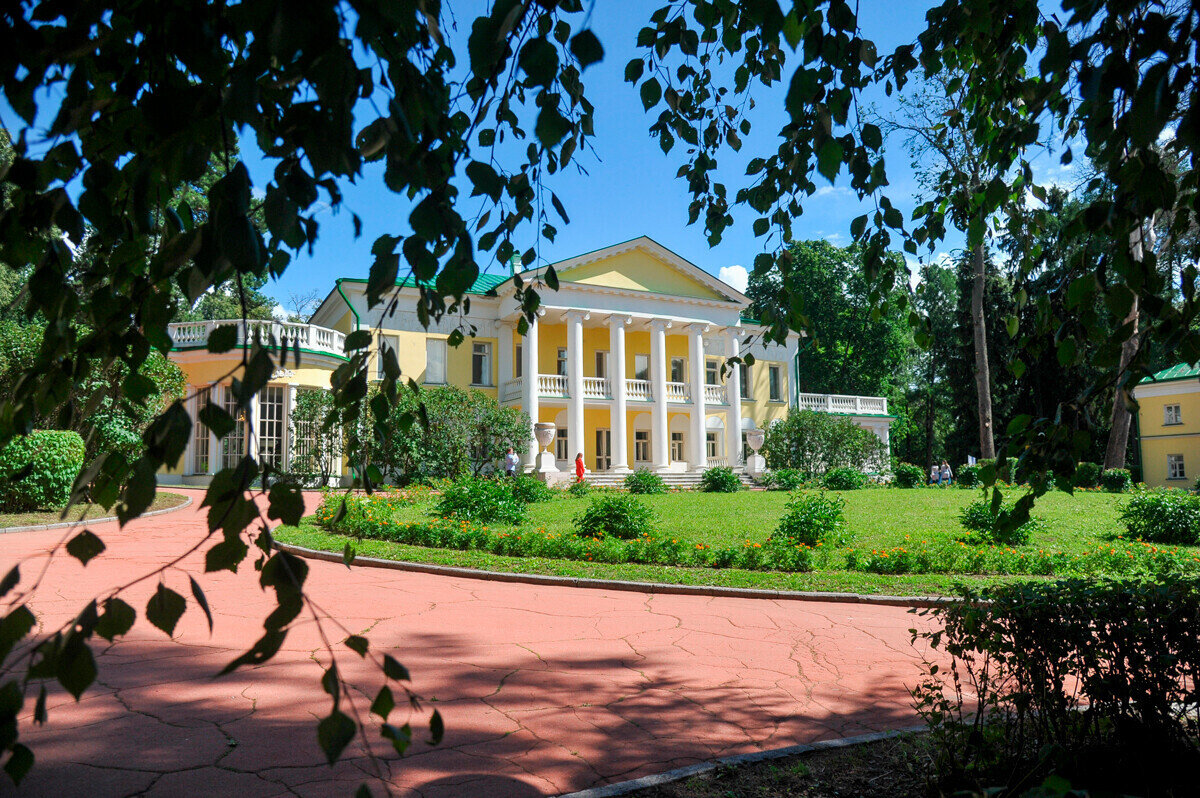 Архитектурно-парковый ансамбль усадьбы Горки в музее-заповеднике «Горки Ленинские».
Александр Авилов/Агентство «Москва»