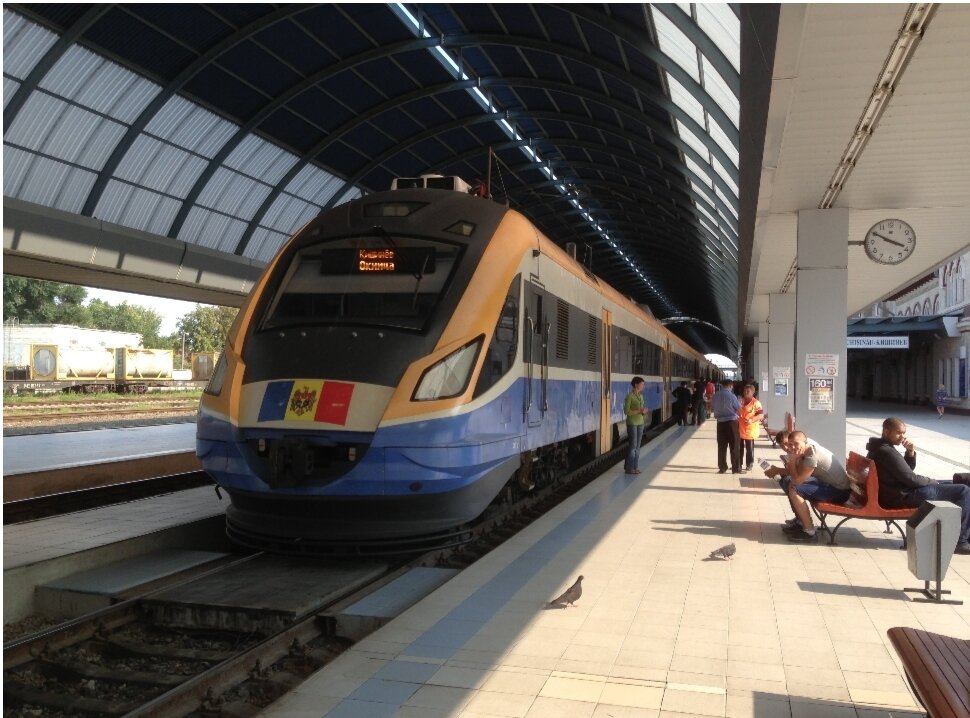 Дизель поезд Д1М-001 на кишиневском вокзале.источник фото:Википедия 