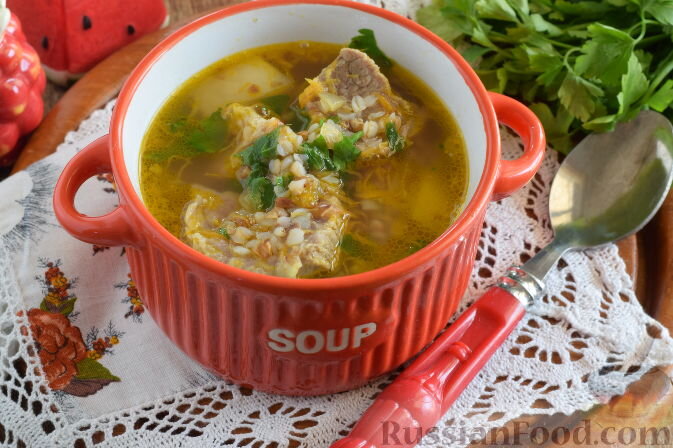 говядина, крупа гречневая, картофель, лук репчатый, морковь, масло растительное, соль, перец молотый, зелень петрушки