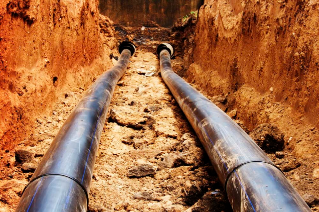 Глубина заложения водопровода влияет на функционирование системы. Поэтому важно придерживаться действующих норм и правил в отношении глубины залегания коммуникации.-2