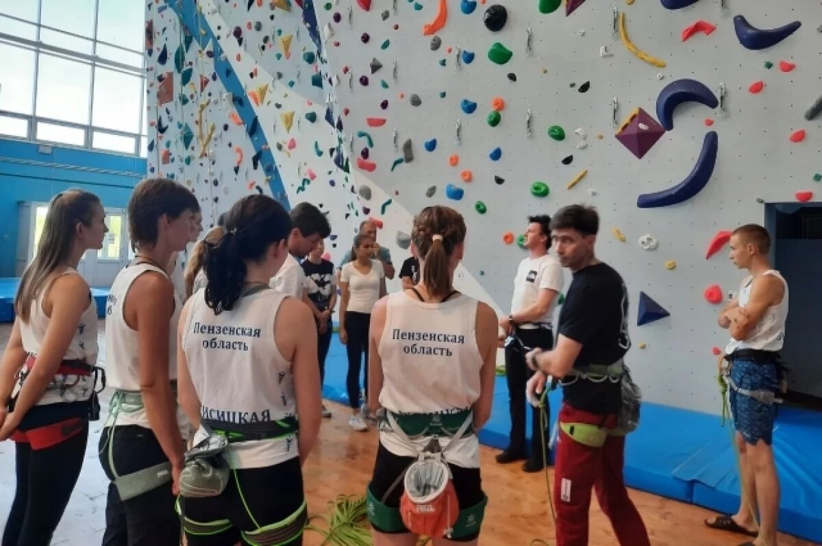    Спортивный зал со скалодромом отремонтируют в одной из школ Барнаула