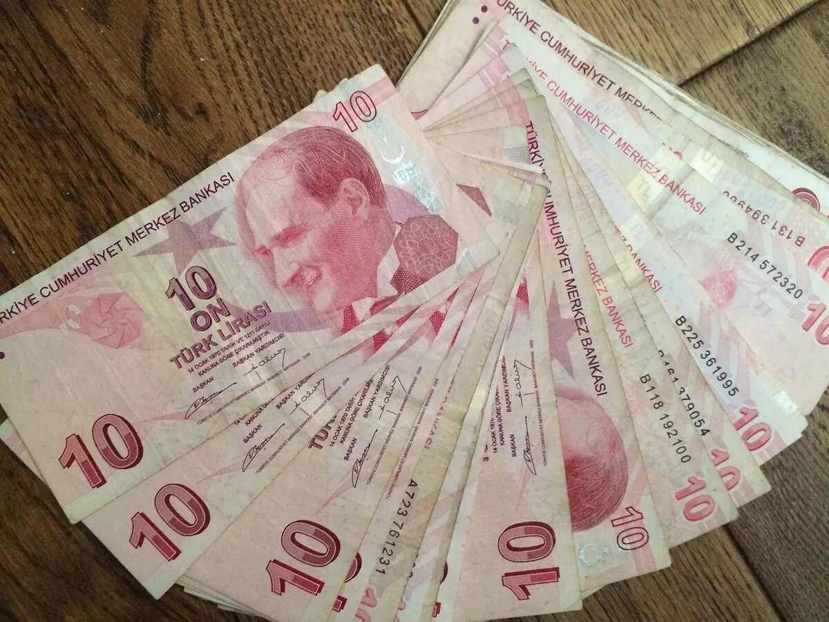 CC BY 2.0 / Jeff Djevdet / Spiral Of Turkish Lira